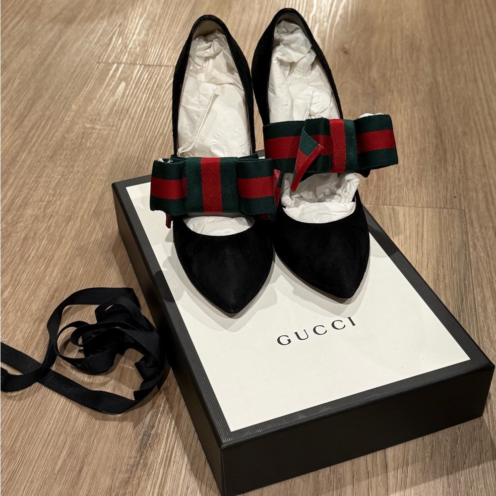 Authentic Gucci Women Stiletto 36.5 Authentic w box